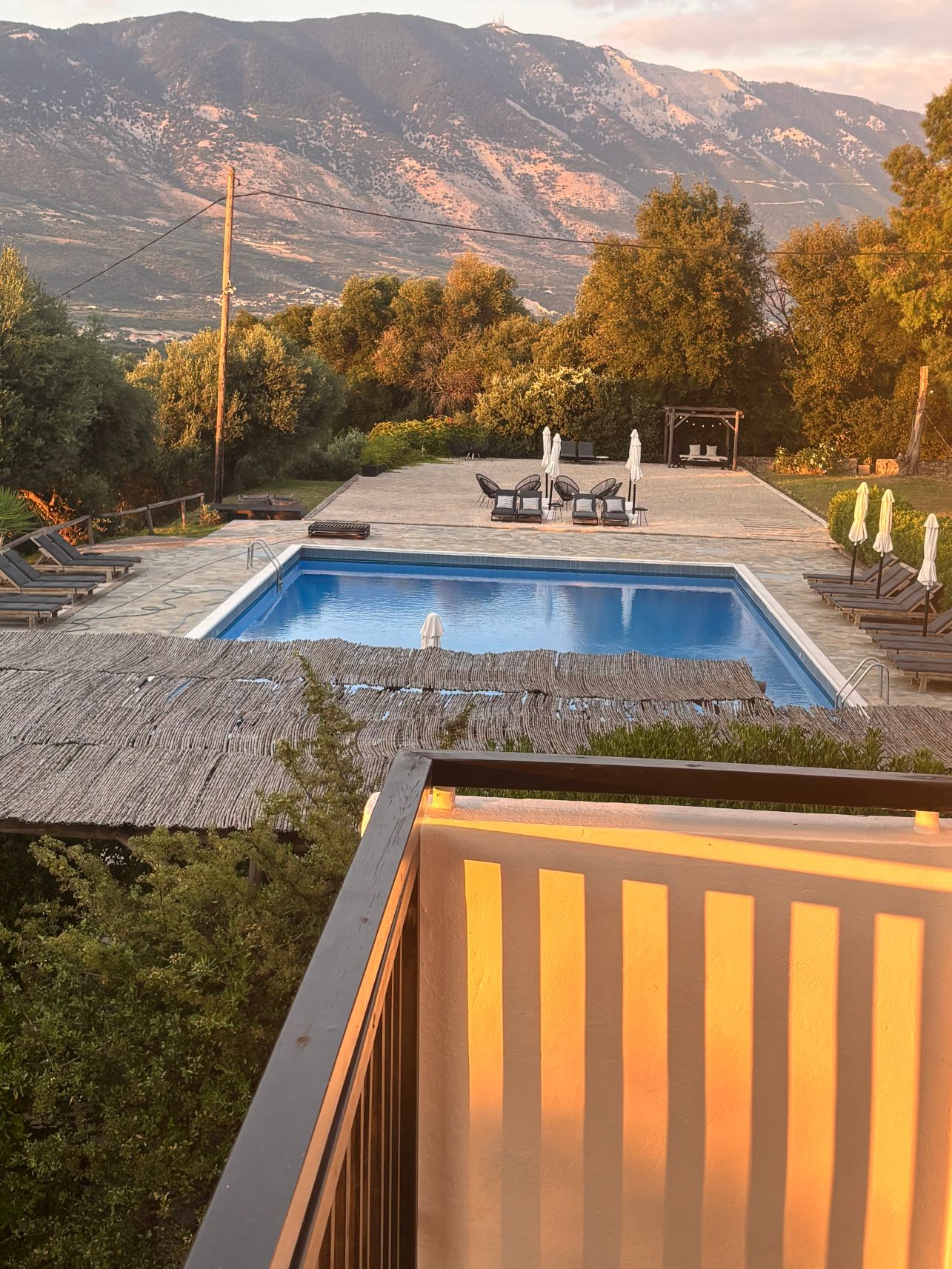 My Little Place On The Hill-旅行者