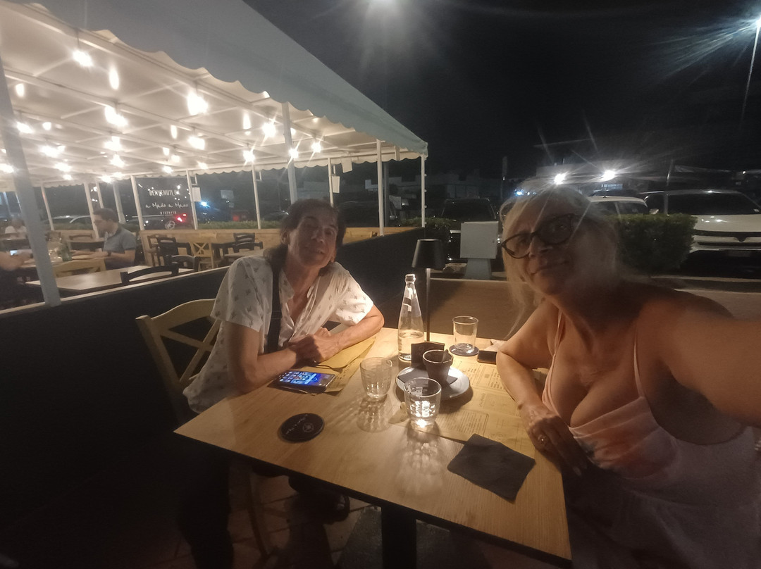 A Mano A Mano Pizzeria - Piccola Capri