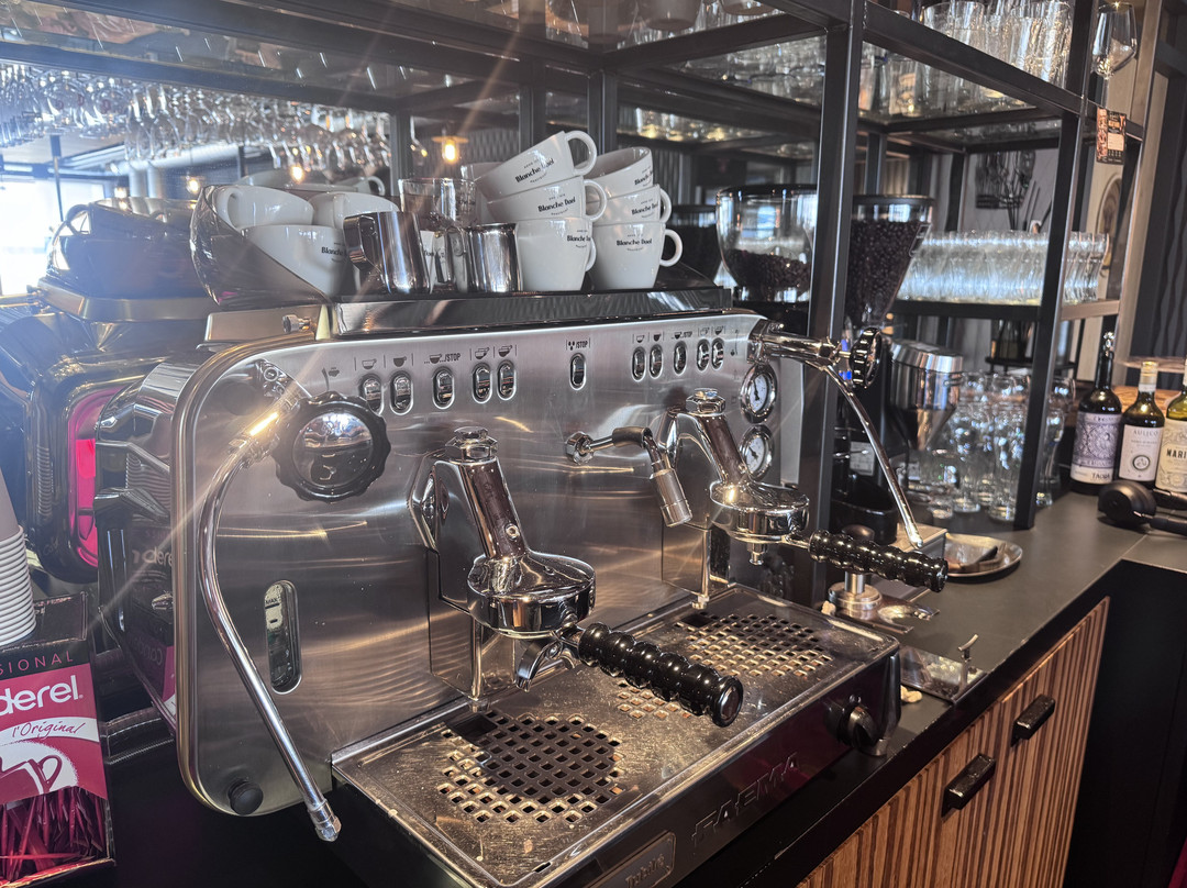 Gastrobar Belsj'Amis Maastricht Aachen-Airport