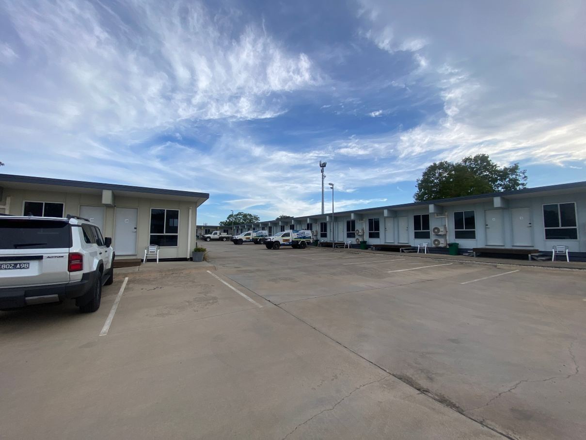 杜利斯普林休尔客栈汽车旅馆-度假村/酒店
