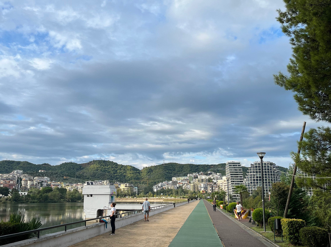 Grand Park (Parku i Madh)-地拉那必去景点
