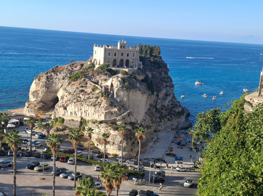 Santuario Di Santa Maria Dell'Isola Di Tropea-特罗佩阿必去景点