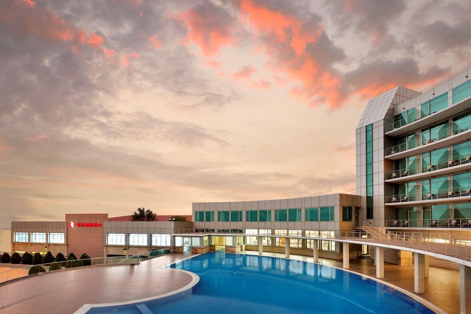 Ramada by Wyndham Baku-官方