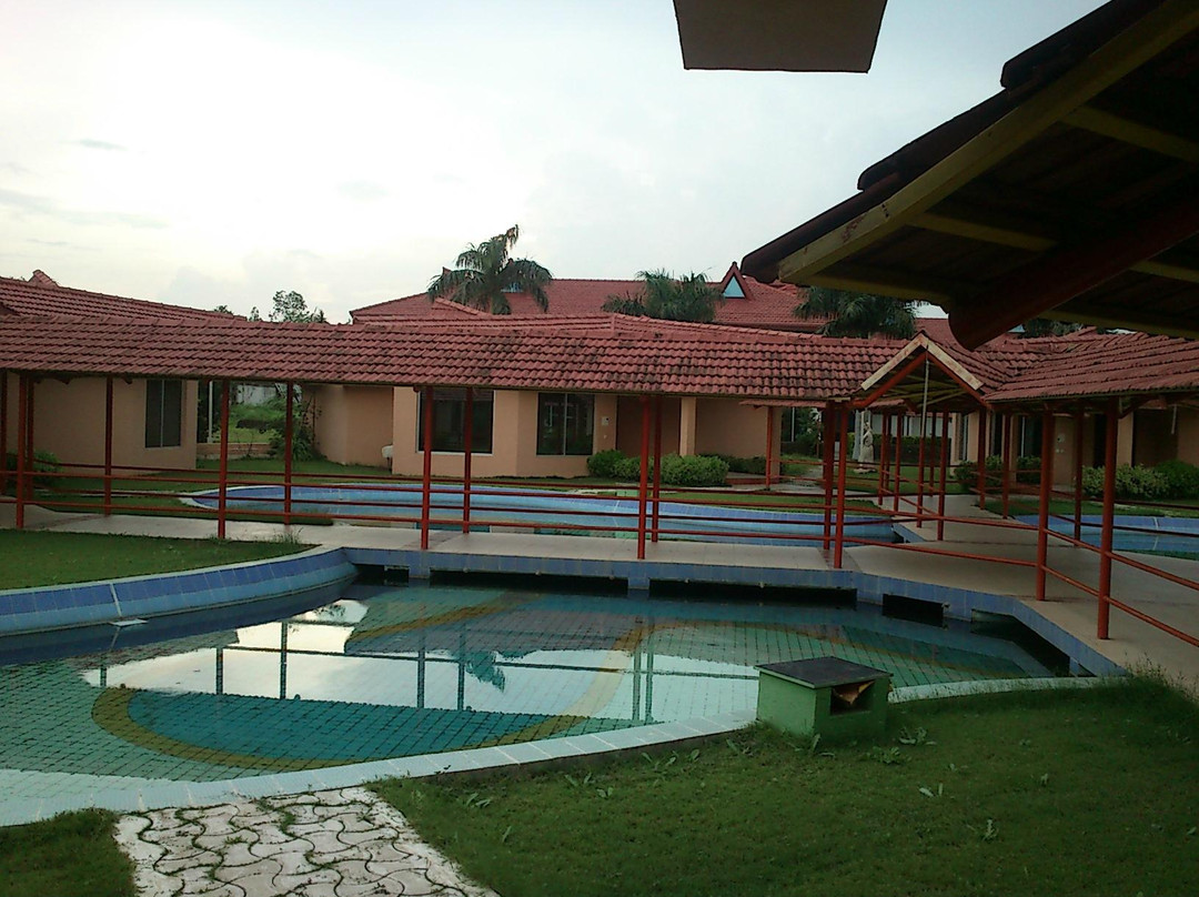 The Crescent Resort & Club