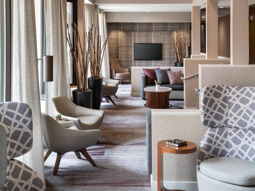 普莱森顿万怡酒店主图