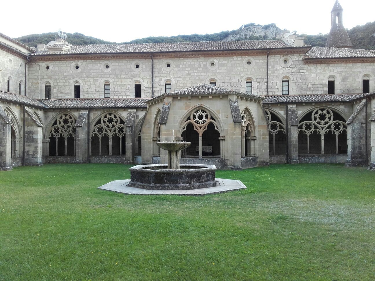 Monasterio de Santa Maria de Iranzu-官方