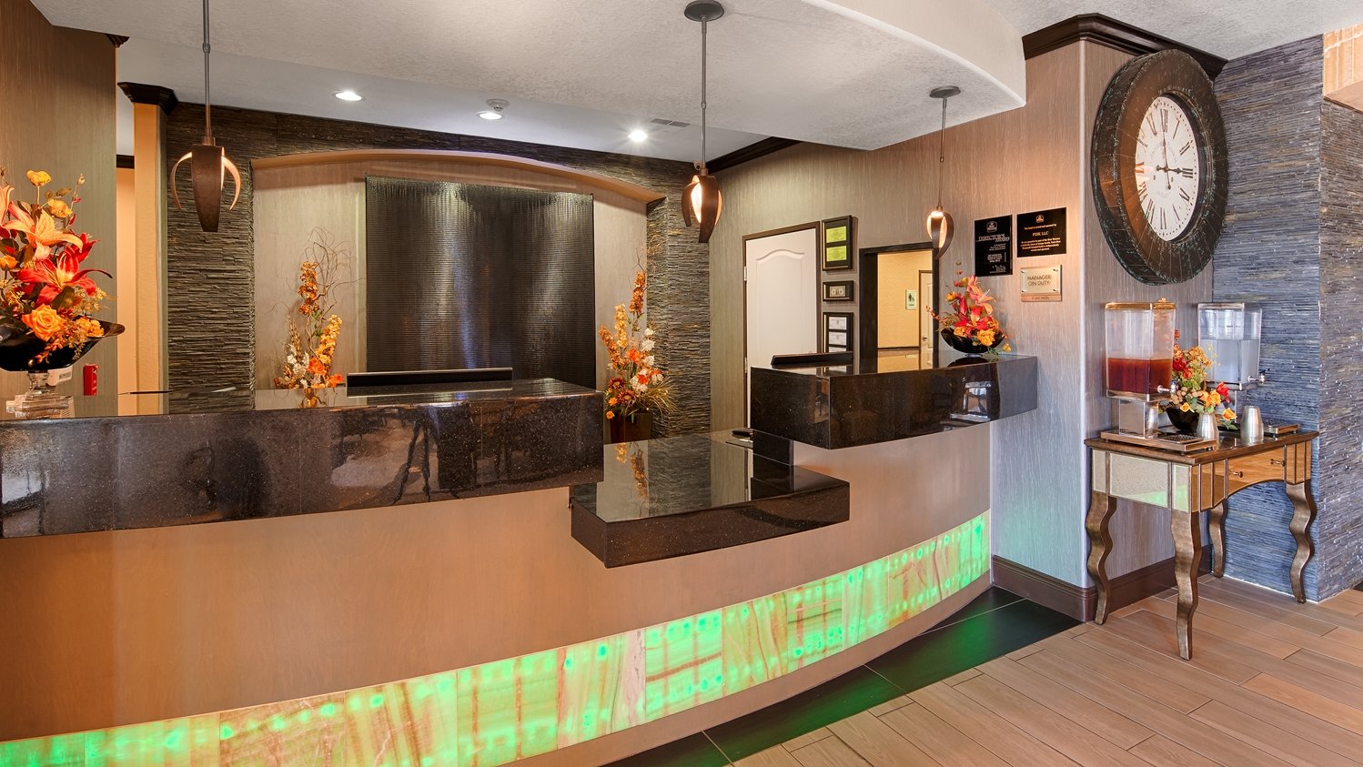 Best Western Plus Emerald Inn & Suites-官方