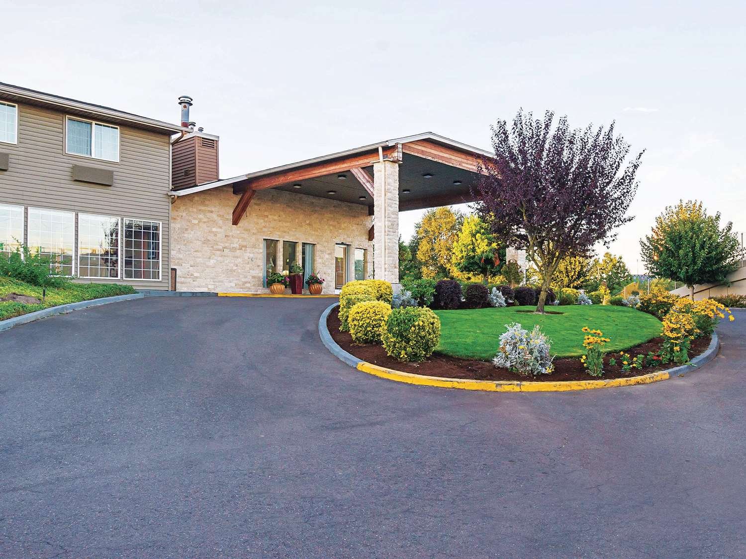 伍德伯恩拉昆塔套房酒店-官方