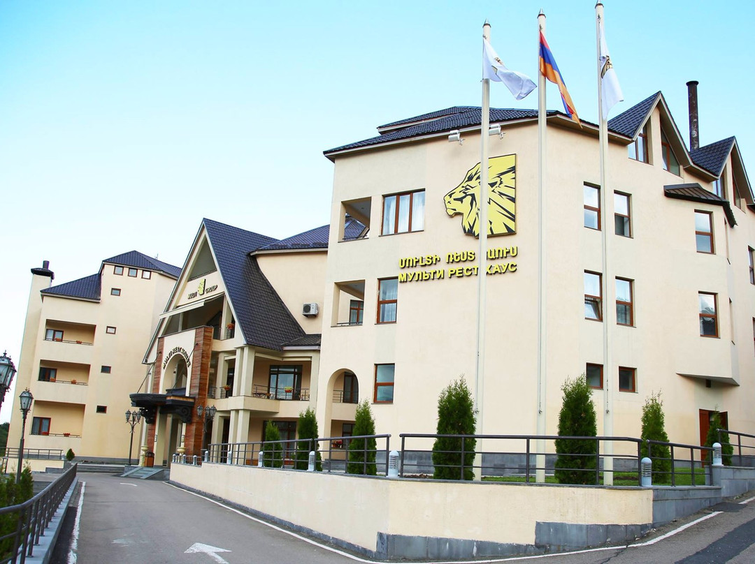 Multi Rest House Hotel