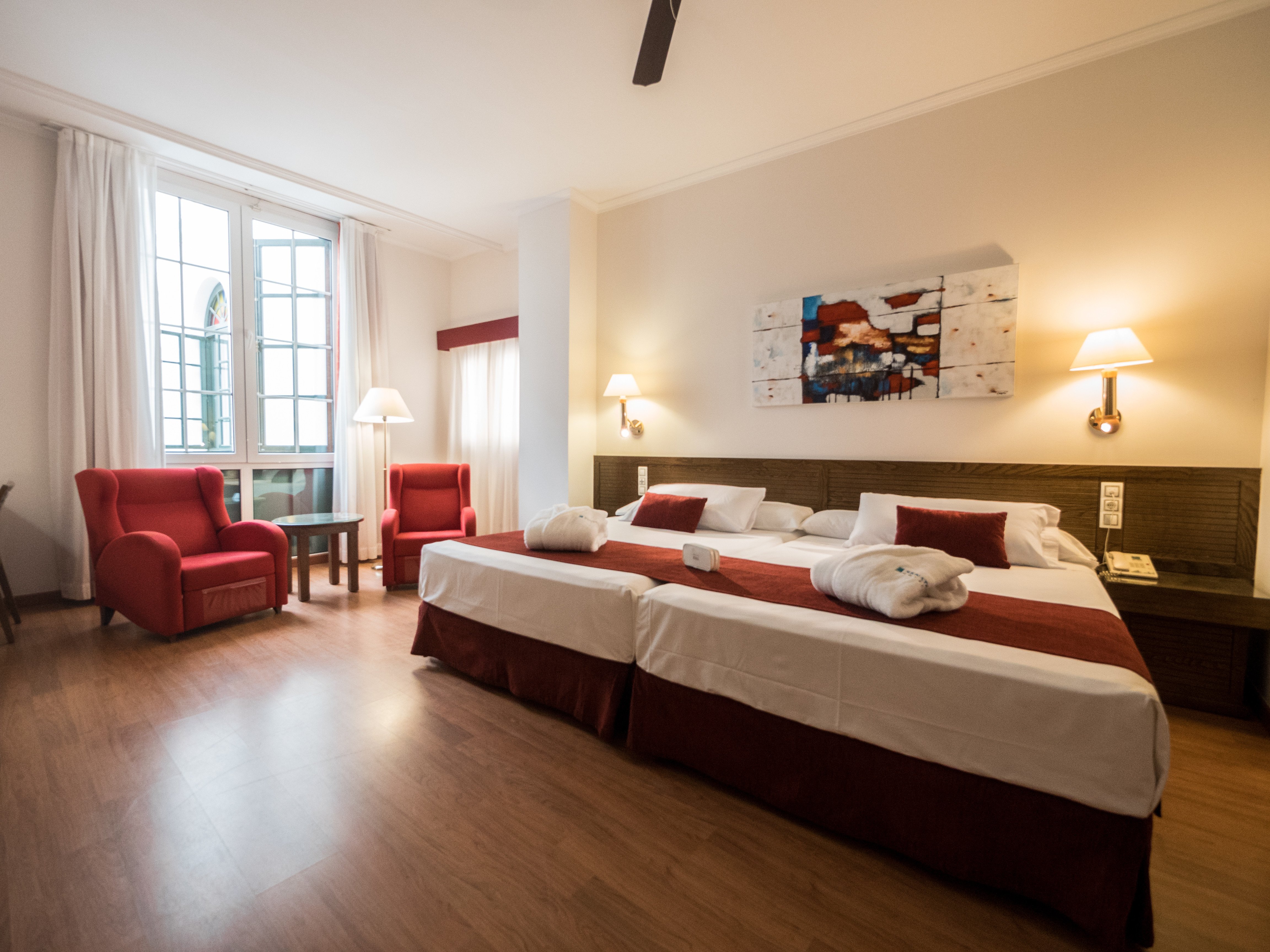 Senator Cádiz Hotel-官方