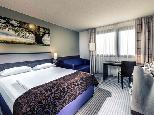 杜塞尔多夫机场美居酒店主图