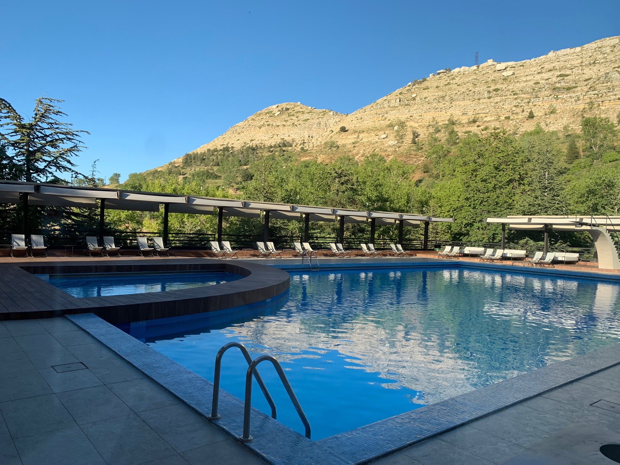 Nirvana Hotel and Spa, Laklouk-官方