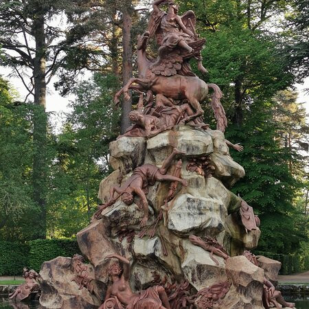 Fuente De La Fama-La Granja de San Ildefonso必去景点