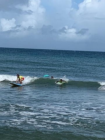 Duke's Surf School & Eco Adventures-吕康必去景点