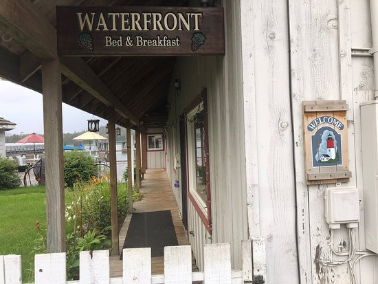 Waterfront Bed and Breakfast主图