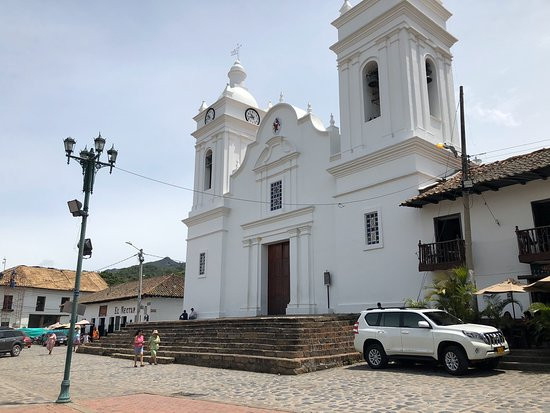 Catedral de San Miguel Arcangel-Guaduas必去景点