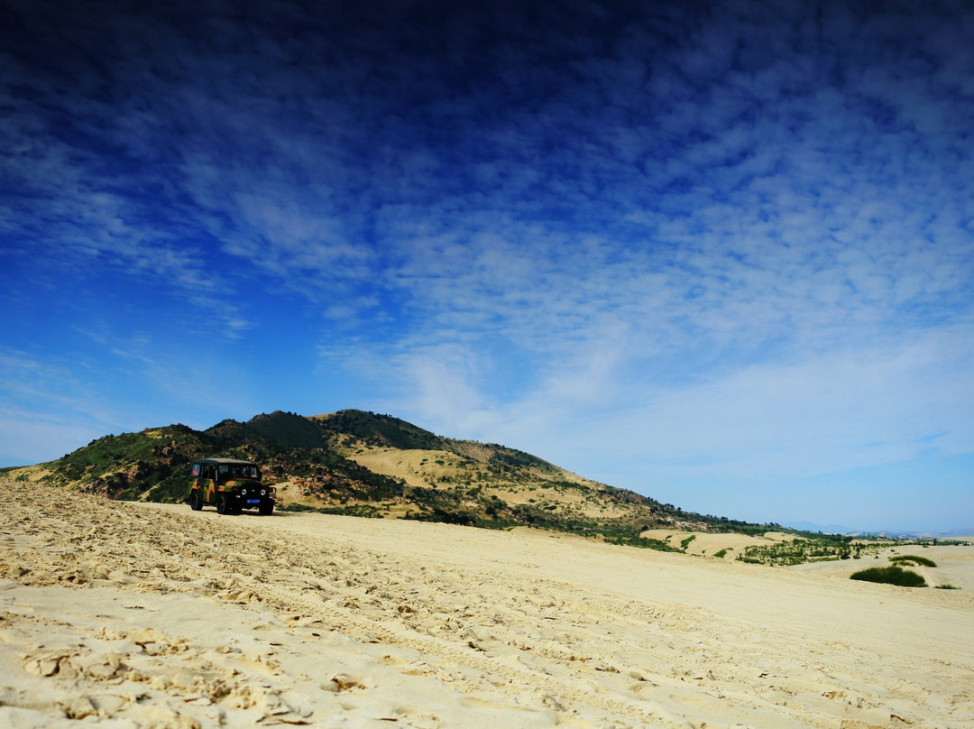赤峰市旅游景点-玉龙沙湖景区