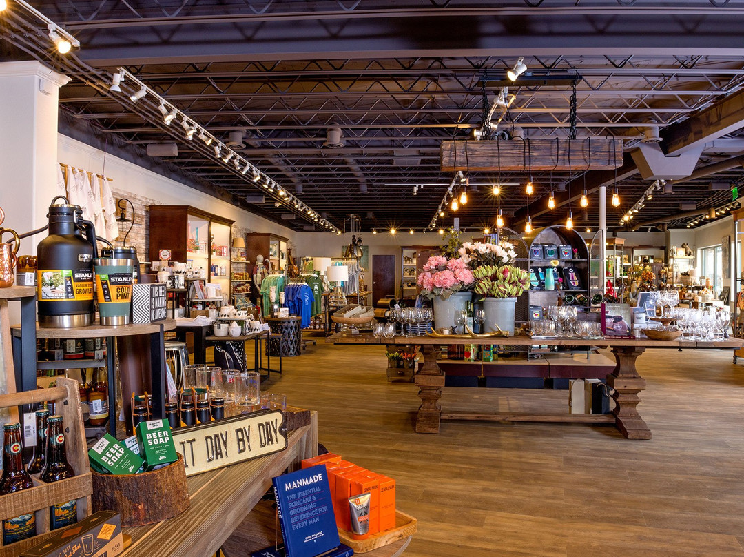 Trendz At The Park-埃斯蒂斯公园必去景点