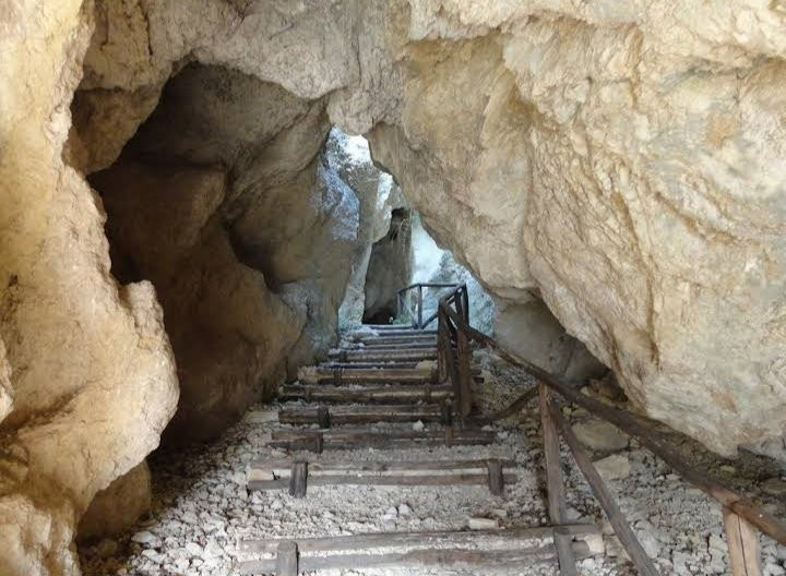Grotta della Preta Perciata景点图片
