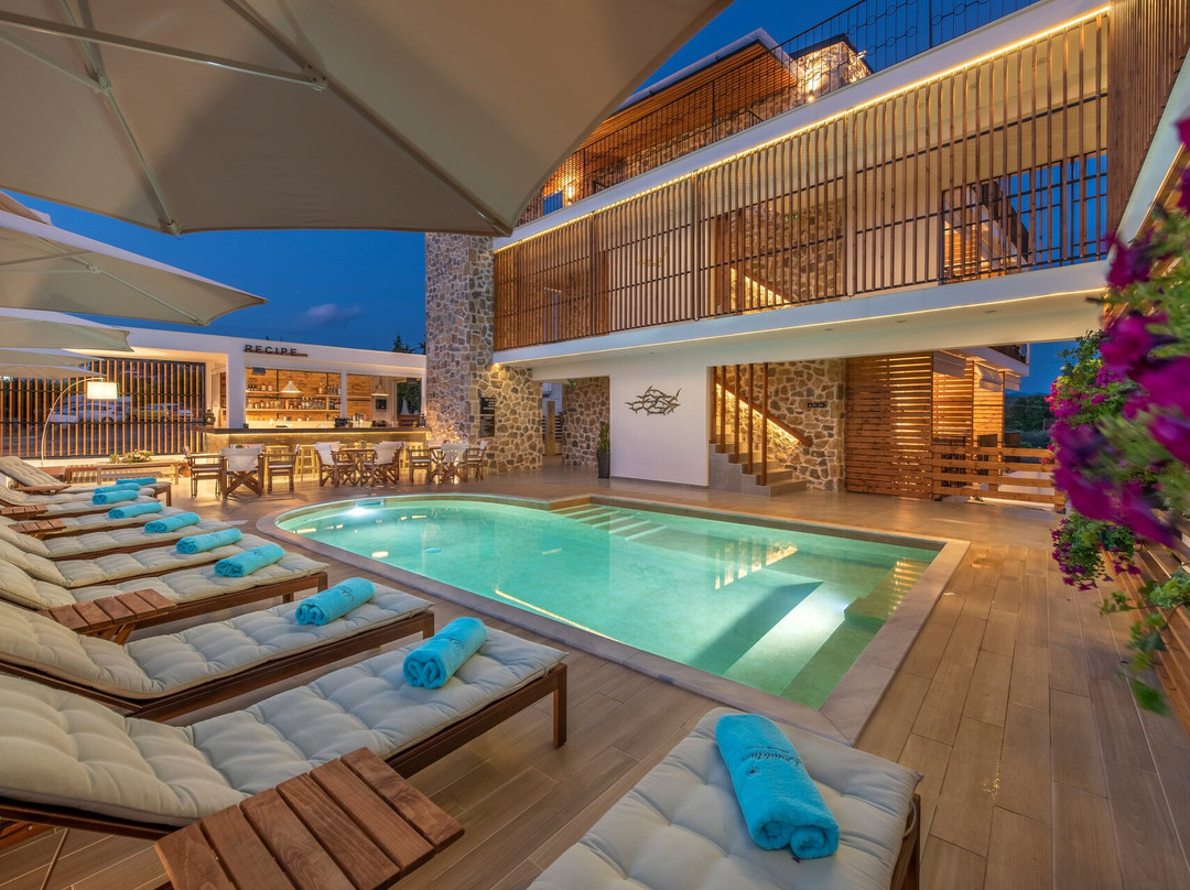 Dandelion Suites