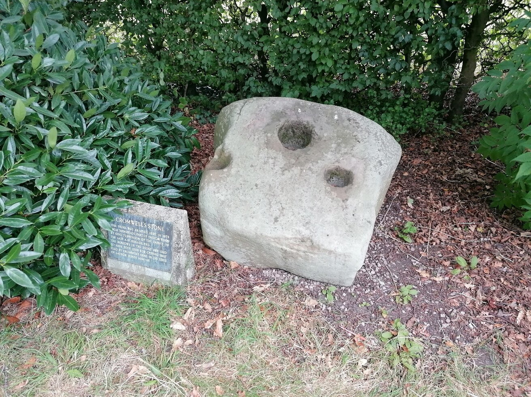Cromwell's Stone景点图片