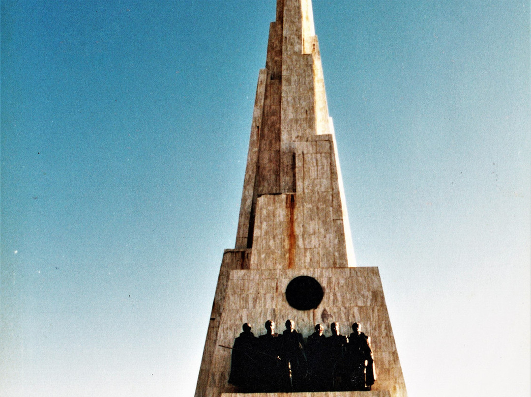 Obelisco de la Pampa de la Quinua景点图片