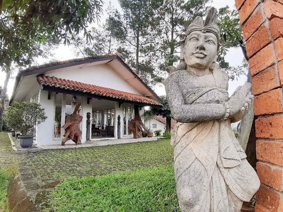 普里艾薇雅酒店主图