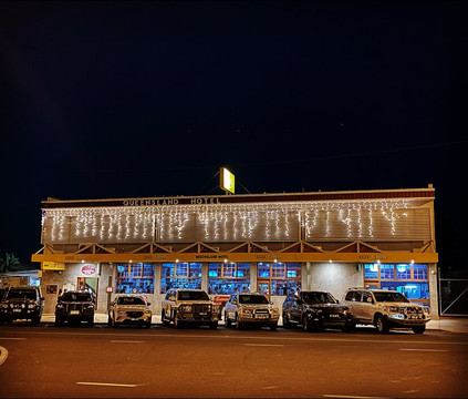 The Q Hotel Miles主图