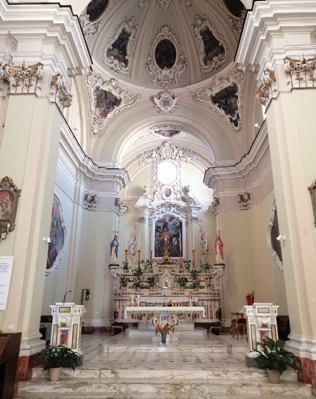 Parrocchia San Domenico-拉梅齐亚泰尔梅必去景点