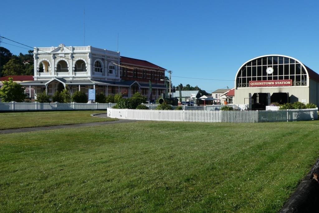 The Empire Hotel主图