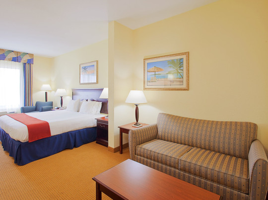 Holiday Inn Express & Suites Panama City-Tyndall by IHG主图