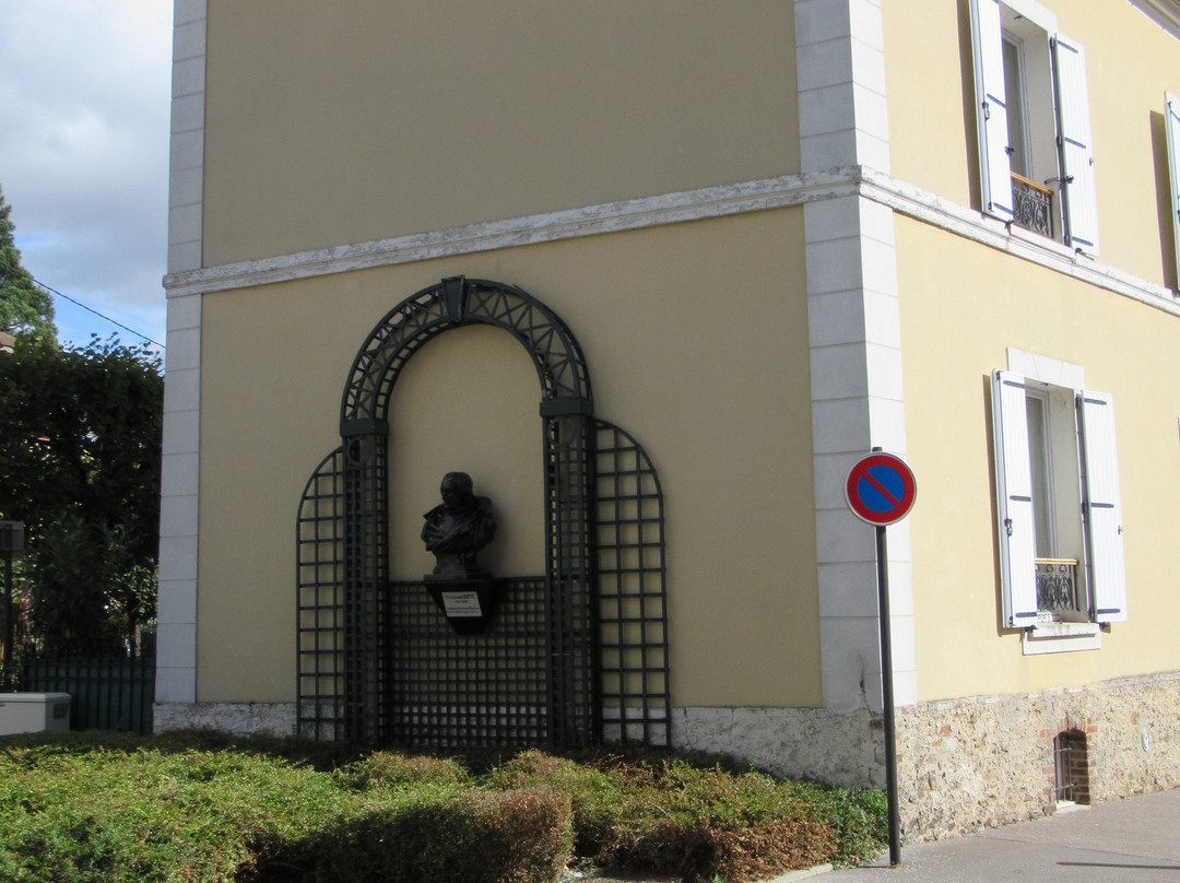 Monument À Louis Cotte景点图片