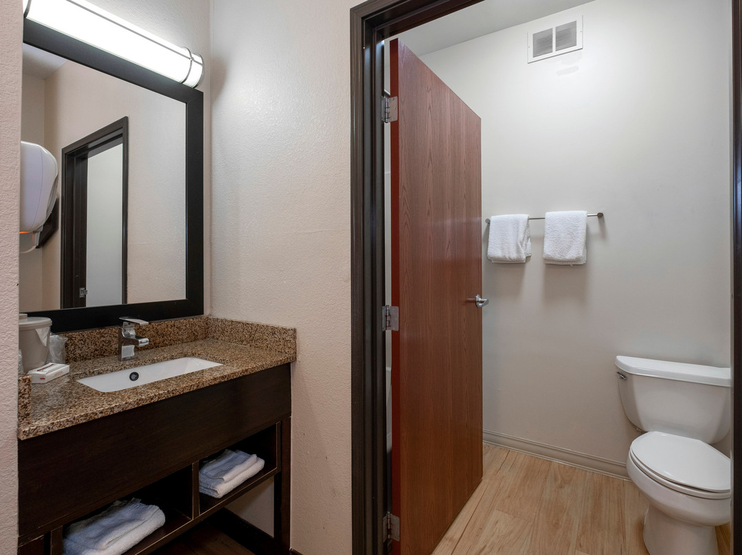 Red Roof Inn & Suites Dover Downtown主图