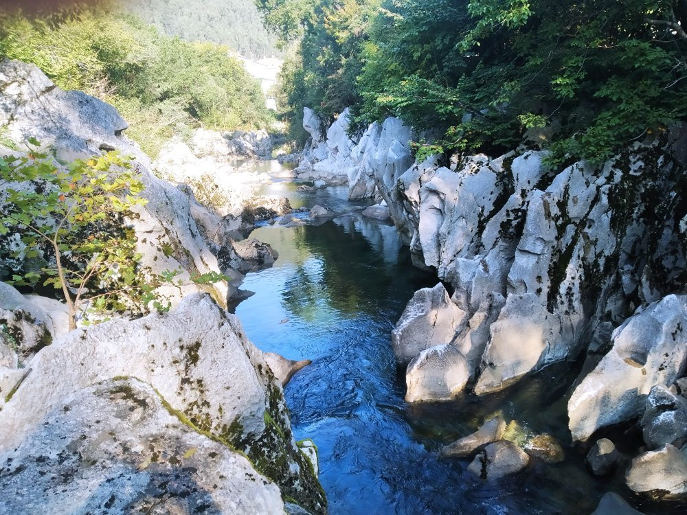 Pasarela del Rio Pas-Puente Viesgo必去景点