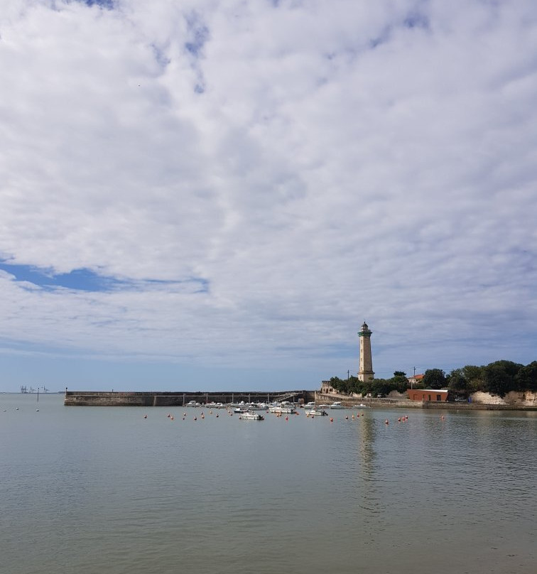 Phare de Vallières景点图片