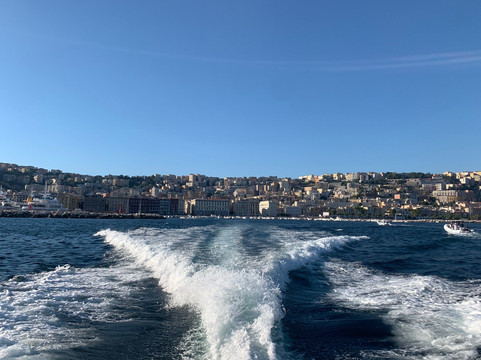 Ischia Charter Boat-伊斯基亚必去景点