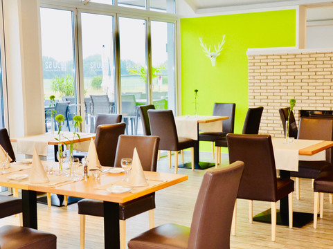 朗格JU52餐厅酒店主图