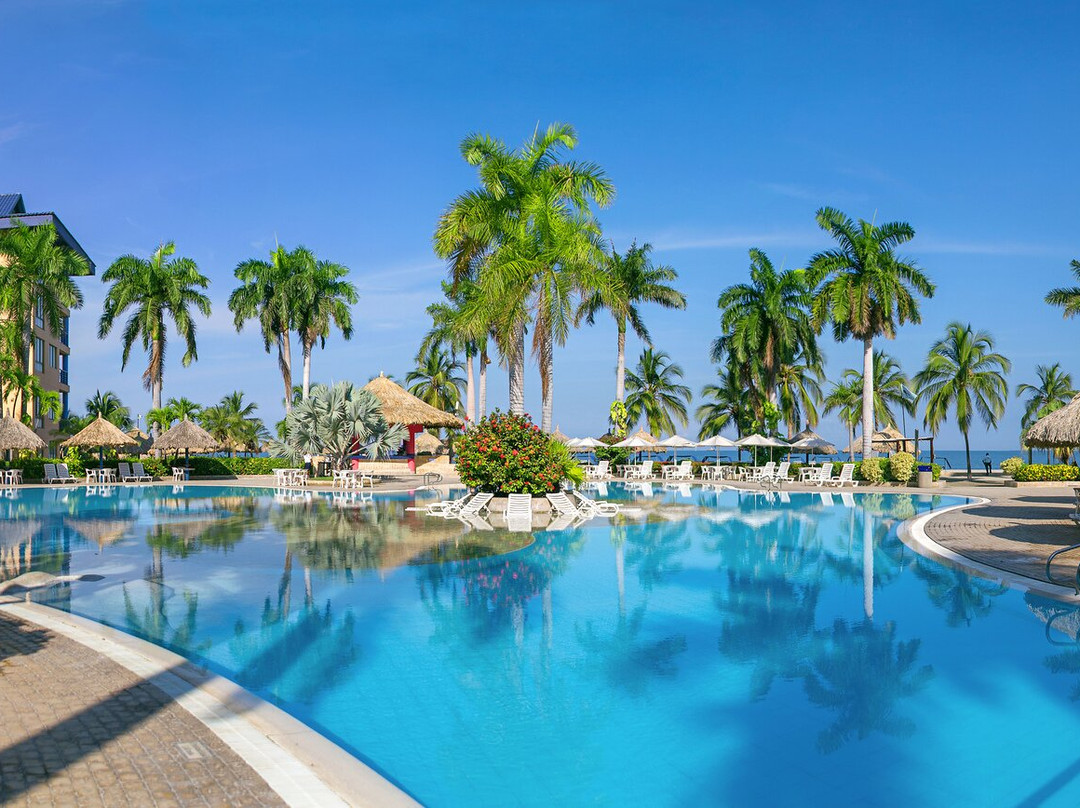 祖亚娜海滩度假酒店主图