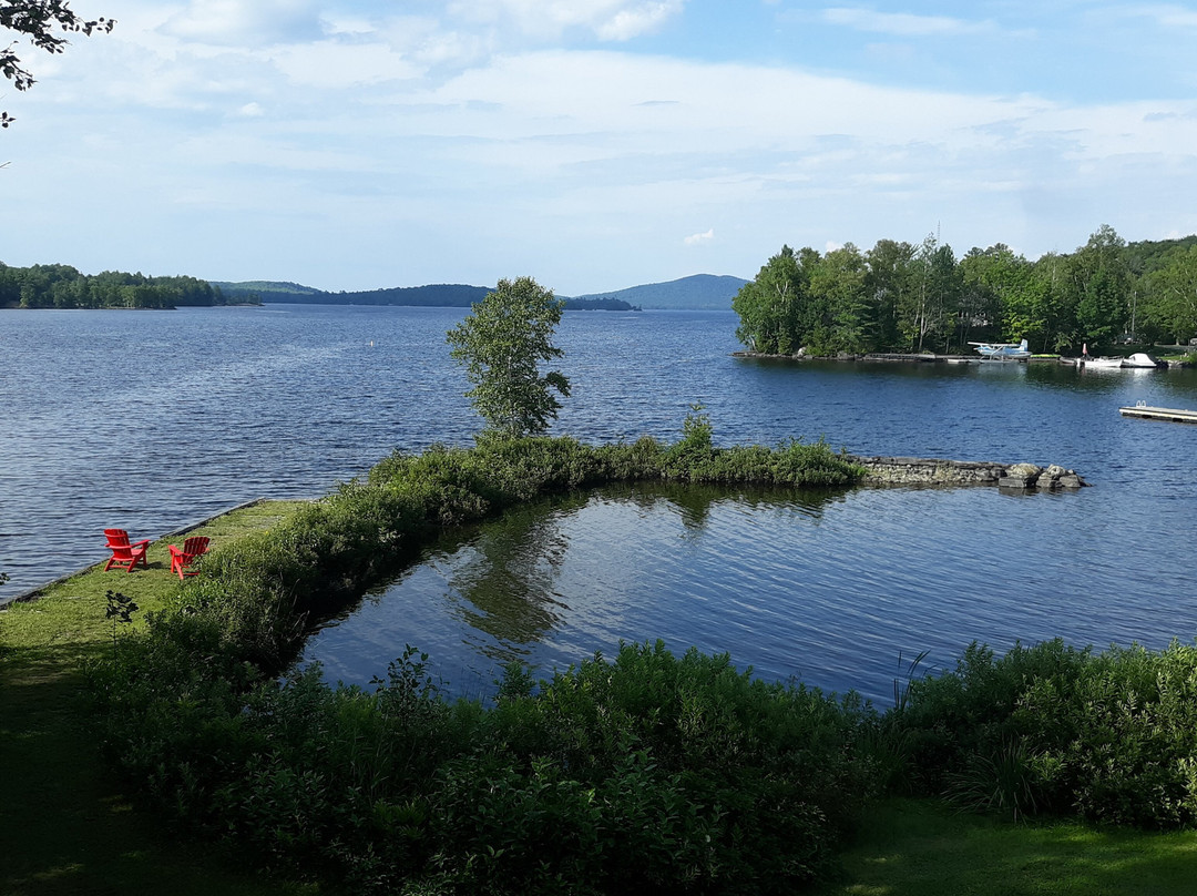 Chalet Moosehead Lakefront Lodging主图