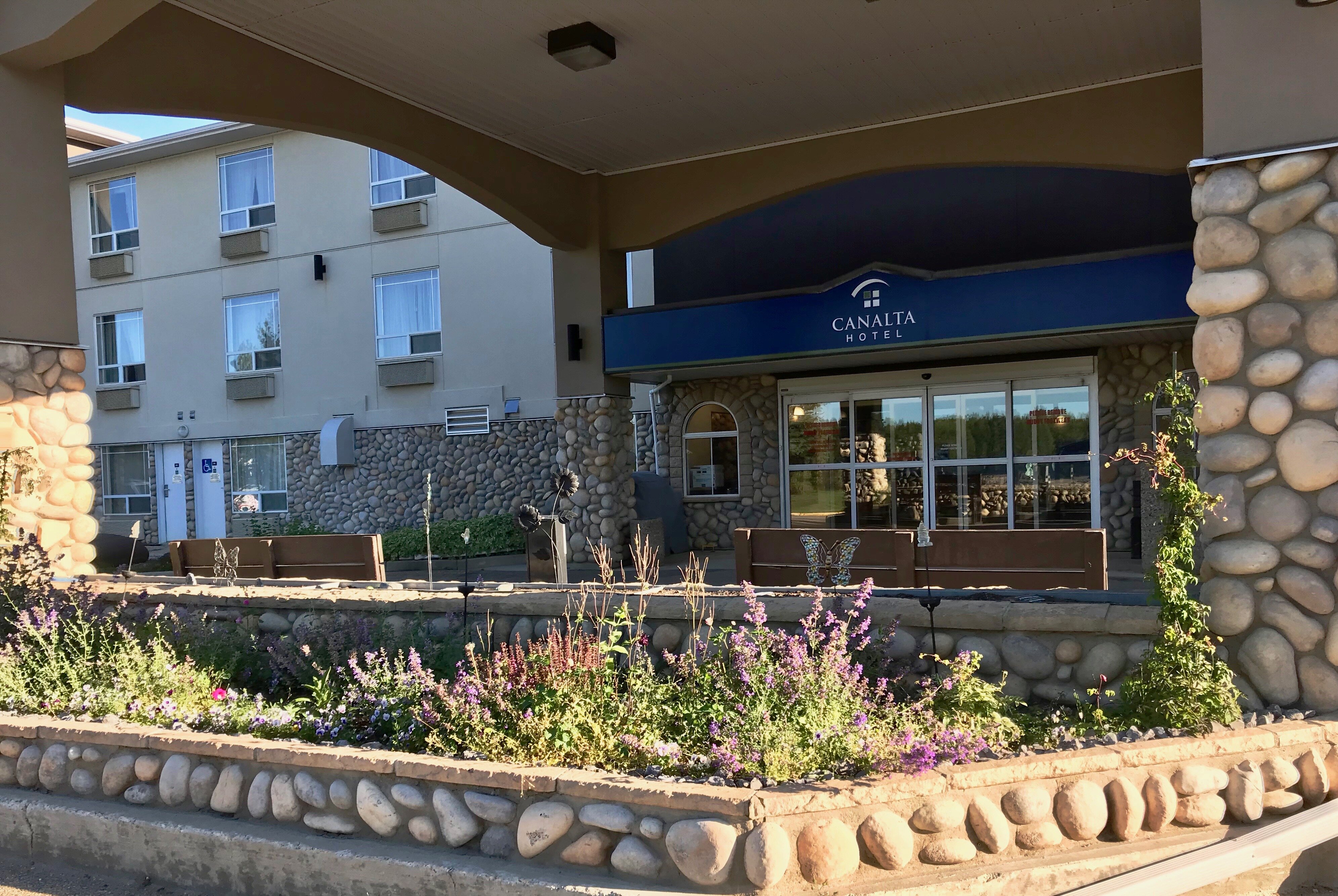 Canalta Rocky Mountain House-浴室