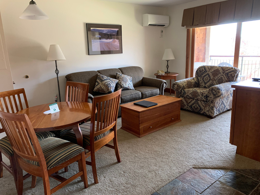 Winwood Inn & Condominiums主图