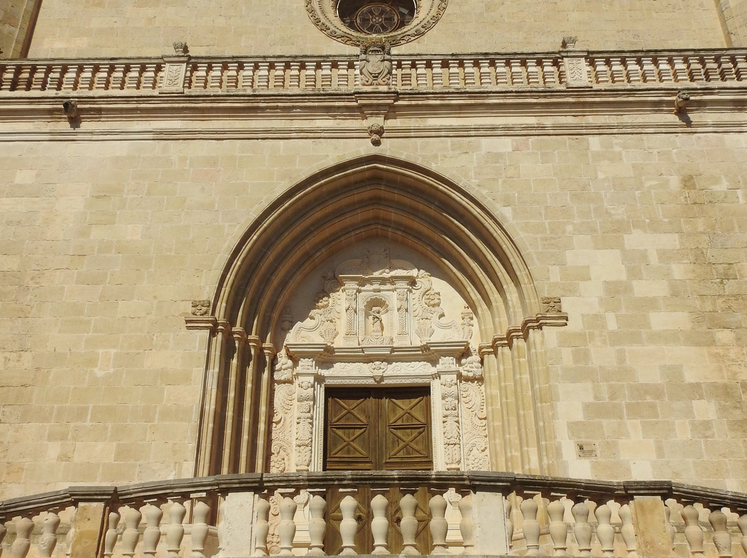 Església de Santa Eulàlia-阿拉约尔必去景点