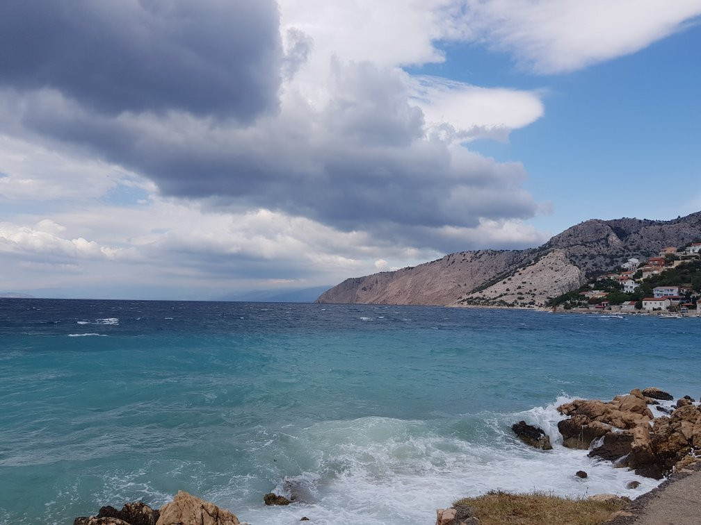 Lukovo Beach景点图片