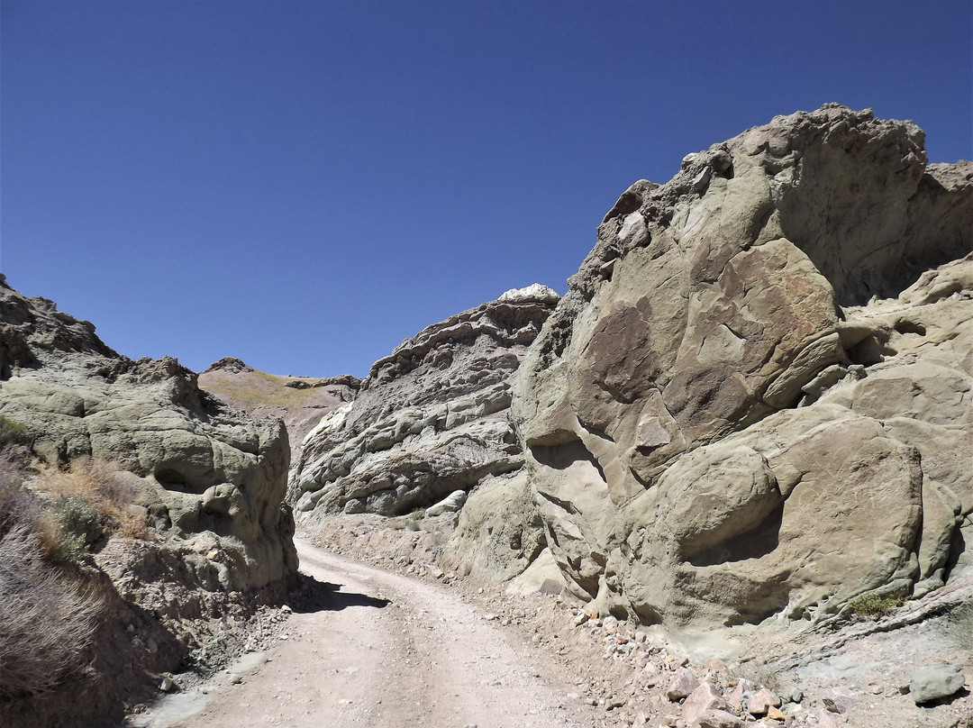 Rainbow Basin Natural Area-巴斯托必去景点