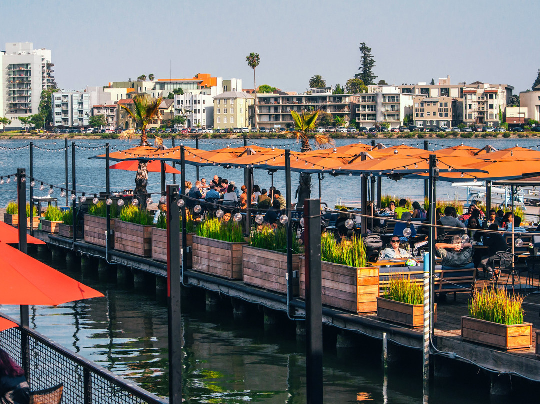 The Lake Chalet Seafood Bar & Grill