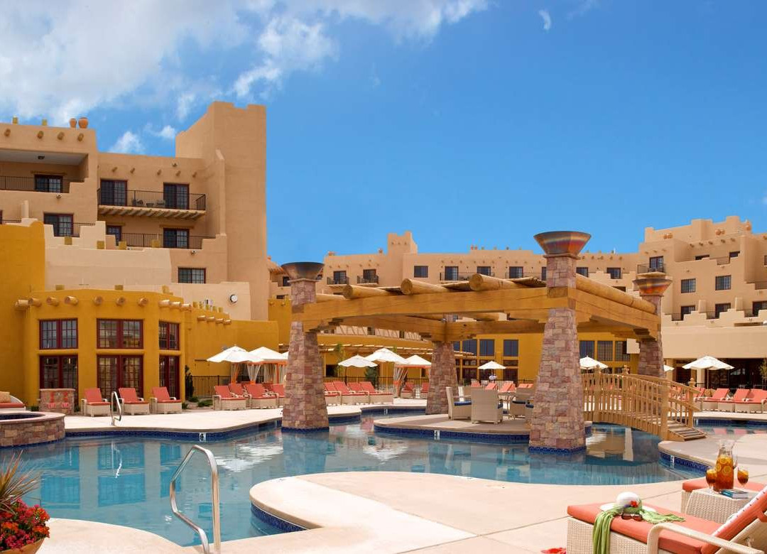 圣达菲水牛城芬德希尔顿高尔夫水疗度假酒店主图