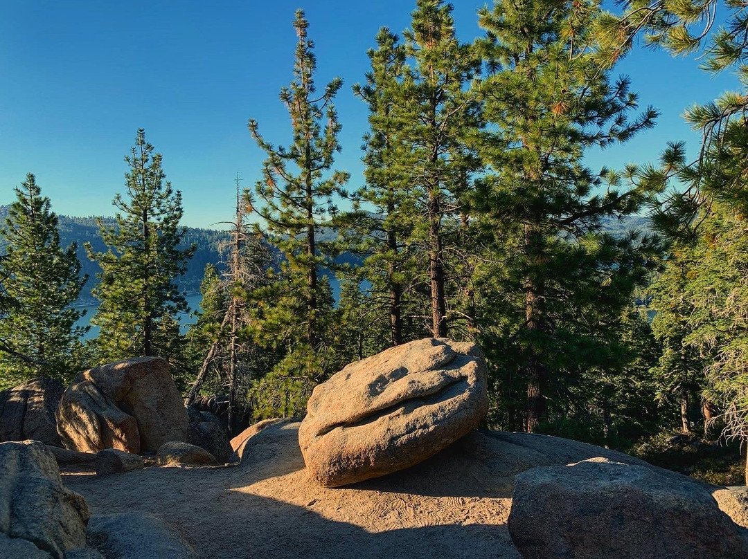 Castle Rock Trail-大熊湖必去景点