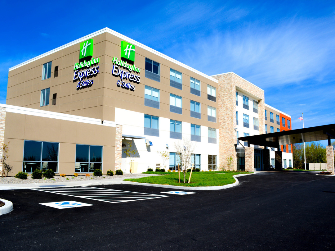 Holiday Inn Express & Suites Oswego By IHG主图