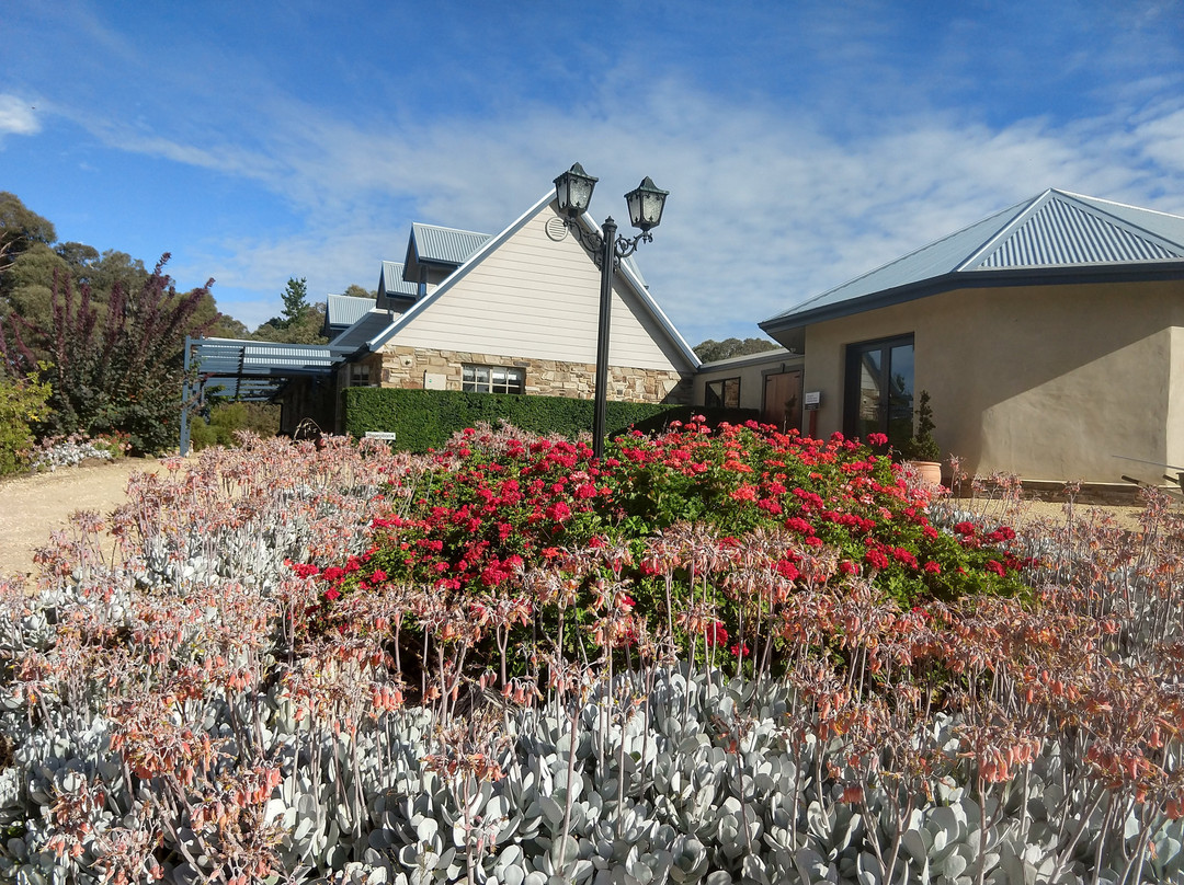 Stone and Straw Estate主图