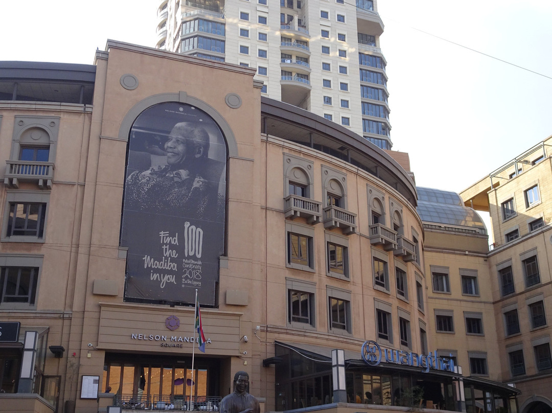 Nelson Mandela Square景点图片